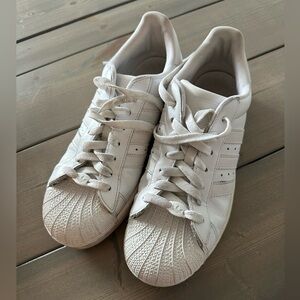 White adidas superstar with white stripes - size 7.5